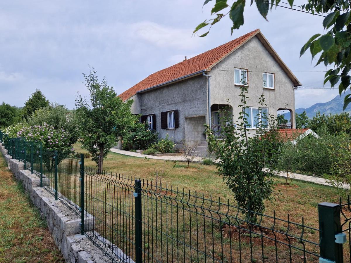Apartman Lana Kijevo Esterno foto