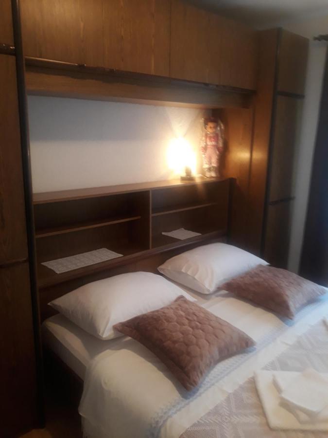 Apartman Lana Kijevo Esterno foto
