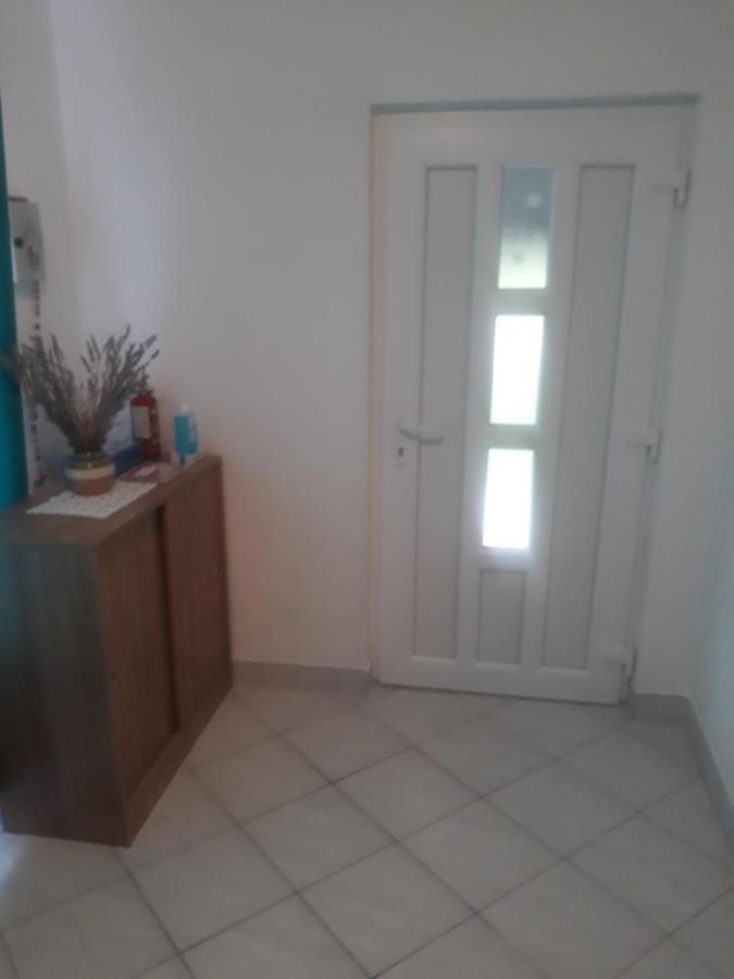 Apartman Lana Kijevo Esterno foto
