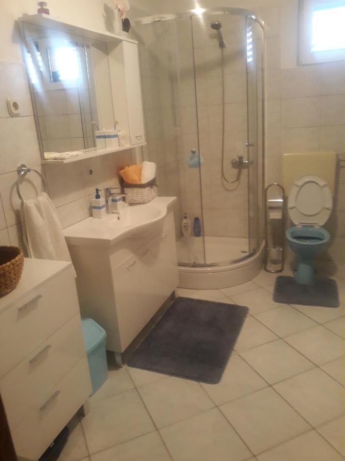 Apartman Lana Kijevo Esterno foto