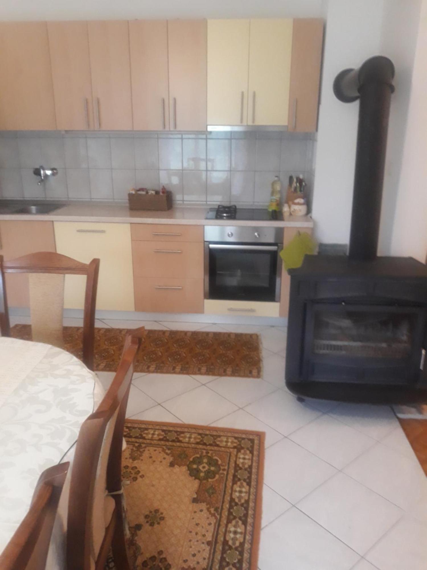 Apartman Lana Kijevo Esterno foto